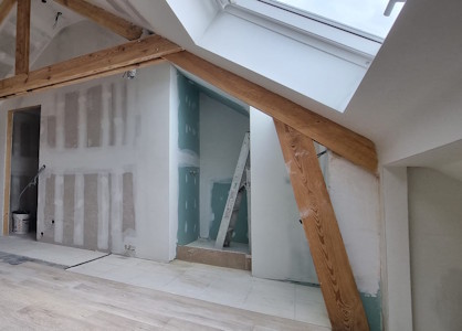 Aménagement d'un grenier à Braine L'Alleud - Suite des enduits et du parquet