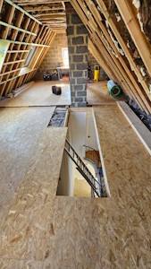 Aménagement d'un grenier à Overijse - Pose d'un plancher OSB